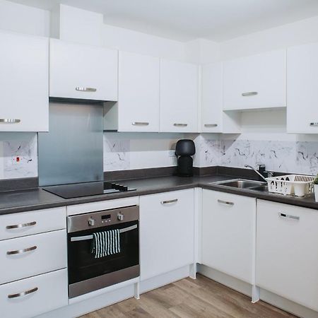 Deluxe 2 Bed Flat In Patchway Near Aztec West And Cribbs Causeway Bristol Apartamento Exterior foto