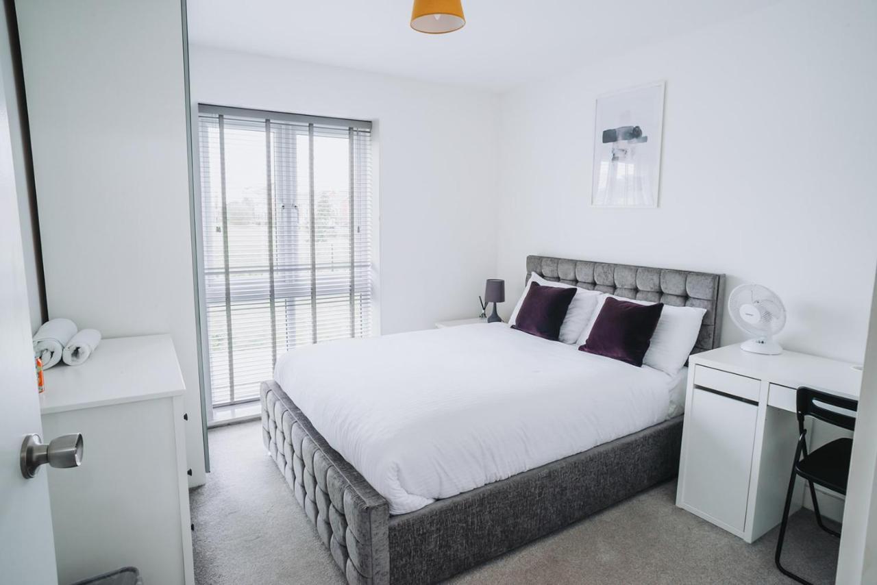 Deluxe 2 Bed Flat In Patchway Near Aztec West And Cribbs Causeway Bristol Apartamento Exterior foto