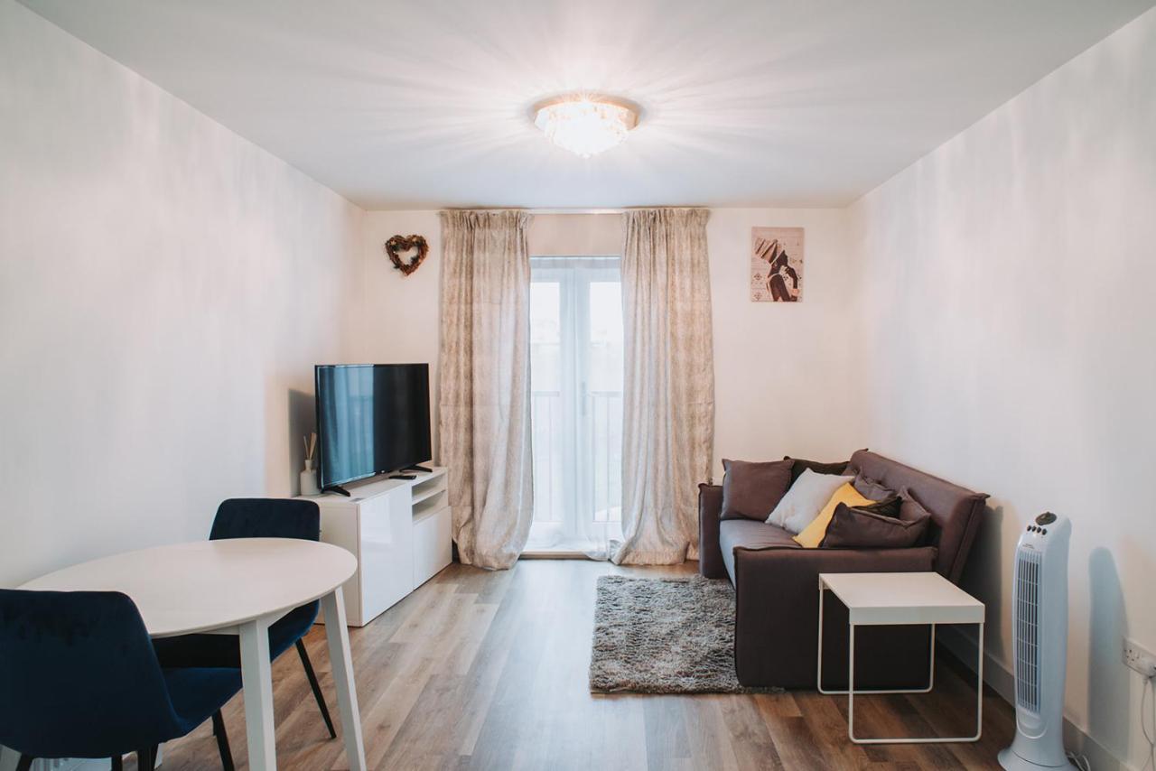 Deluxe 2 Bed Flat In Patchway Near Aztec West And Cribbs Causeway Bristol Apartamento Exterior foto